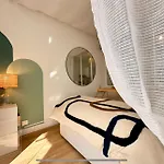 Mini Loft Avec Cinema Et Terrasse - Cap D'agde