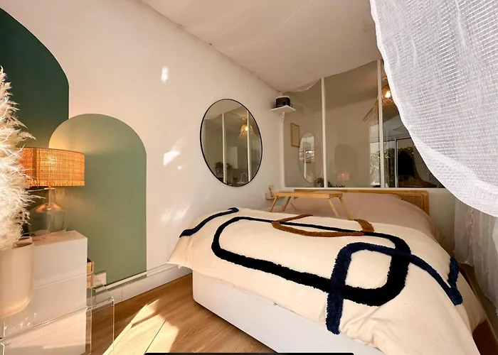 Mini Loft Avec Cinema Et Terrasse - Cap D'agde *